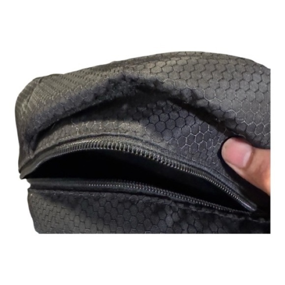 Reebok Black Backpack Sleek Design Durable - Picture 8 of 8